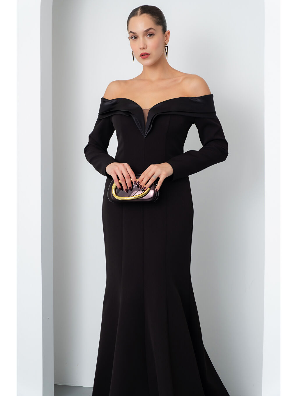 Kadın Siyah Kayık Yaka Uzun Balık Abiye Elbise-1