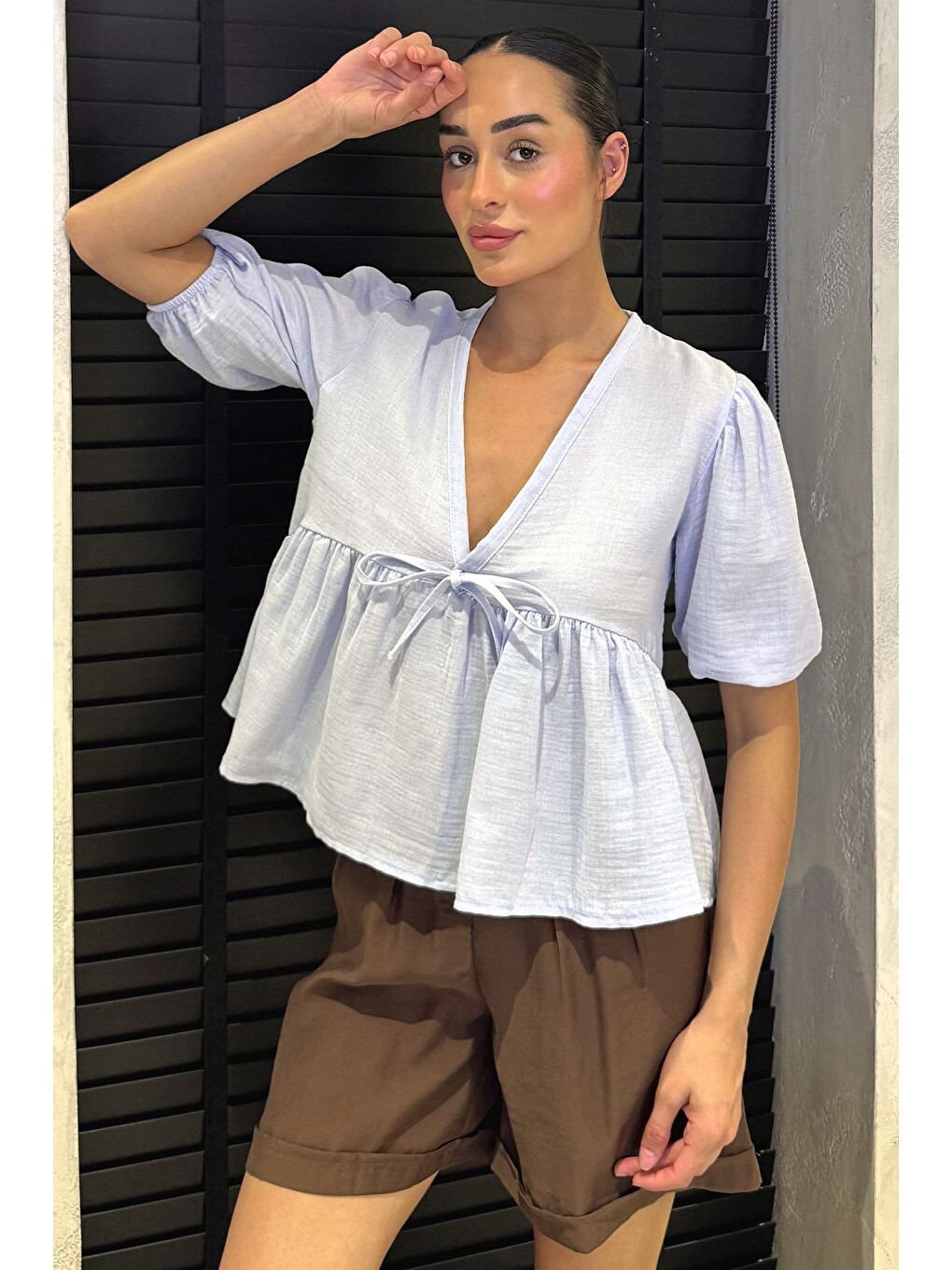 Mavi Kadın V Yaka Müslin Kumaş Bluz