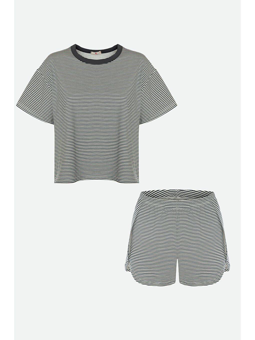 Lila Kadın Pamuklu Yandan Yırtmaç Detaylı Çizgili Kısa Kollu Şort Takımı