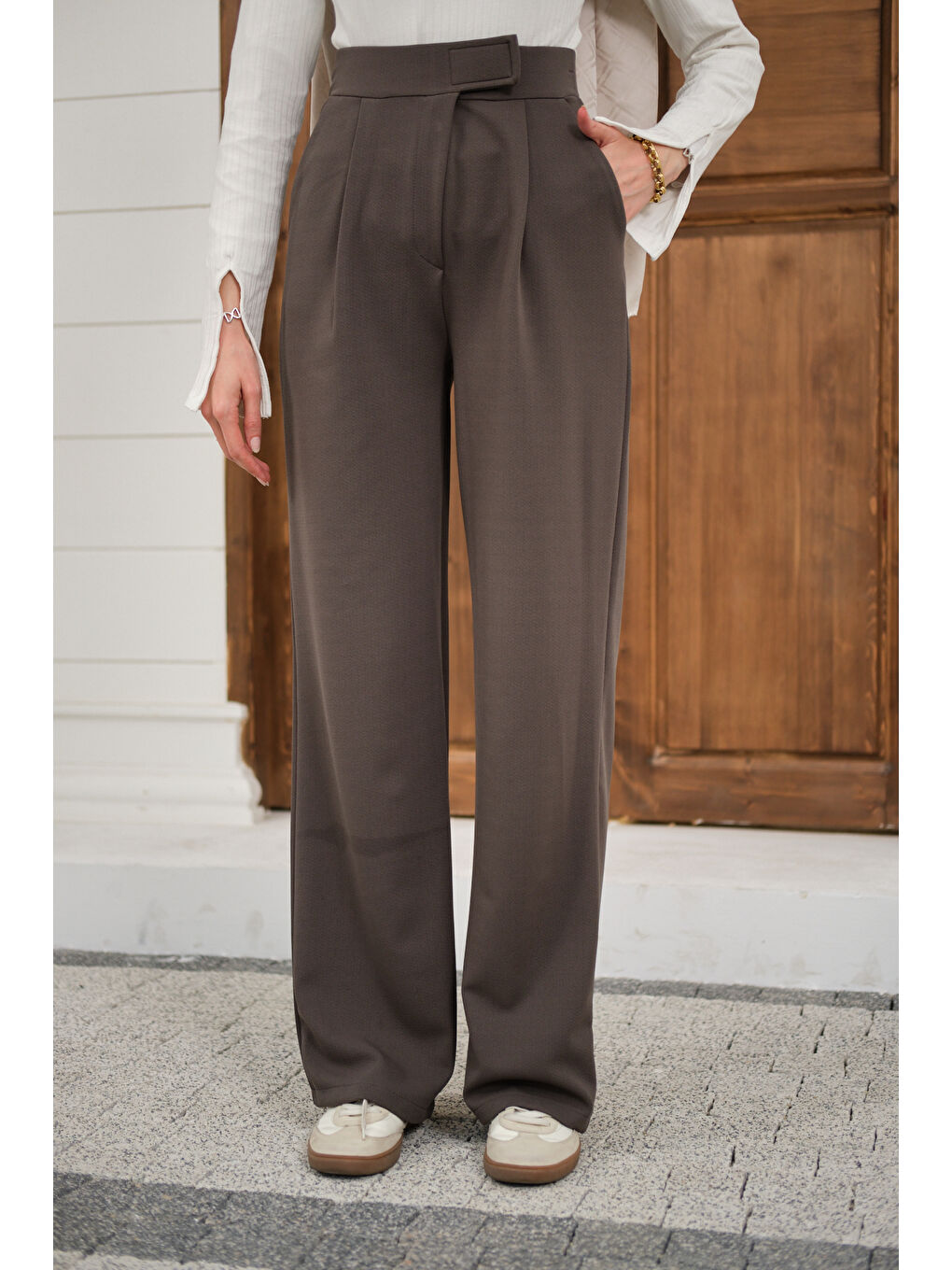 Gri Kadın Cırtcırt Detay Kumaş Pantolon Füme-1