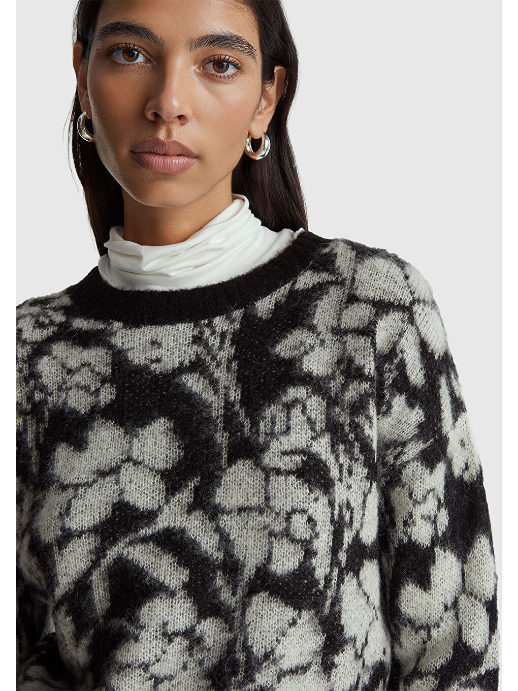 Kadın Siyah Akrilik Karışımlı Desenli Ribana Detaylı Bisiklet Yaka Kazak-5