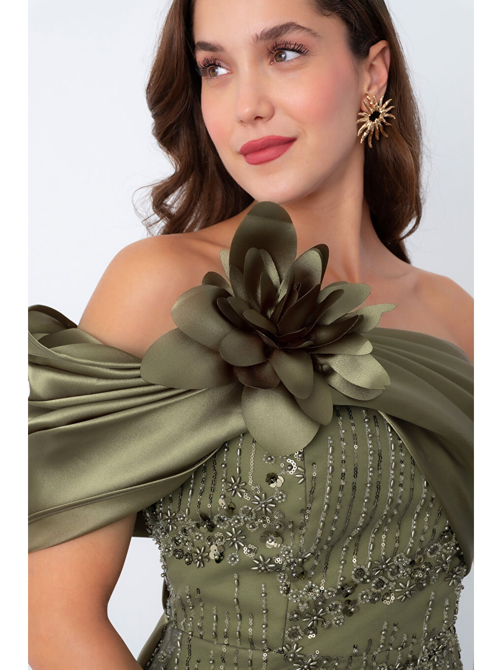 Kadın Haki Boncuklu Tek Omuz Fiyonk Detay Kuyruklu Uzun Abiye-3