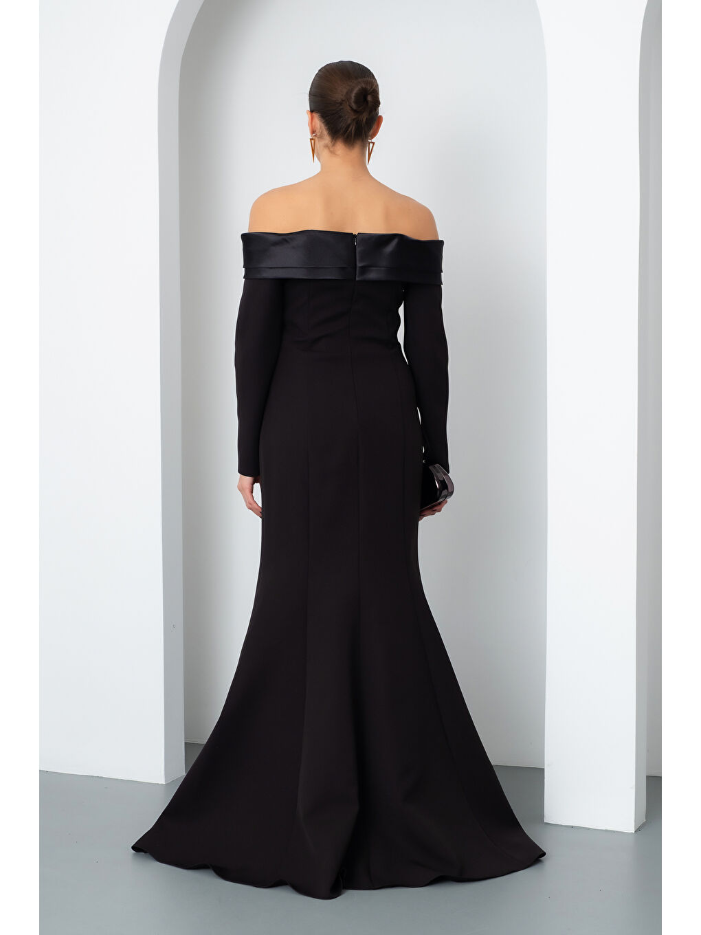 Kadın Siyah Kayık Yaka Uzun Balık Abiye Elbise-5