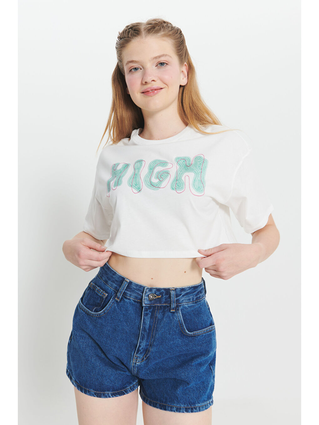 Ekru %100 Pamuk Oversize Fit Bol Kesim Bisiklet Yaka Baskılı Tişört-2