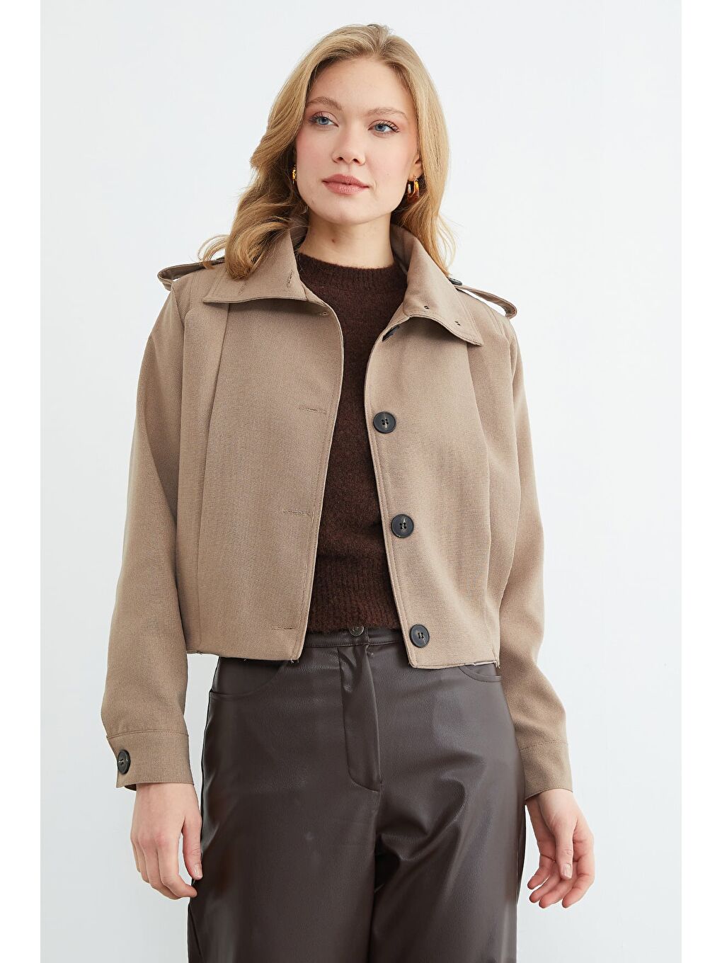 Bej Düğmeli Gömlek Yaka Pileli Trençkot-2