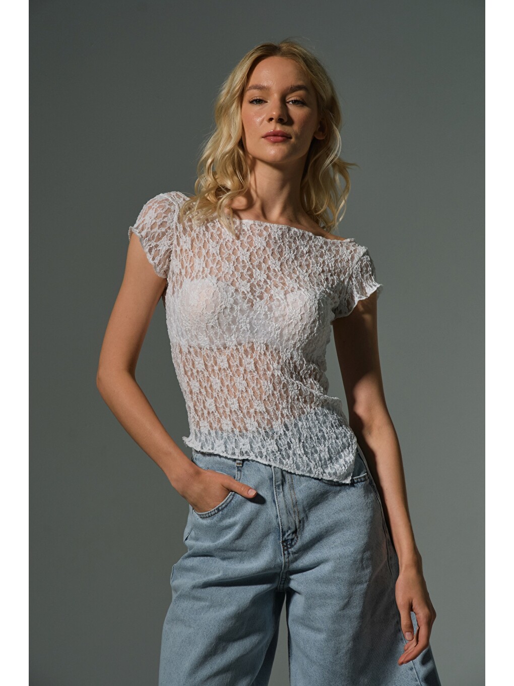 Beyaz Asimetrik esnek transparan ütü gerektirmez dantel bluz Lace kadın kısa kol body
