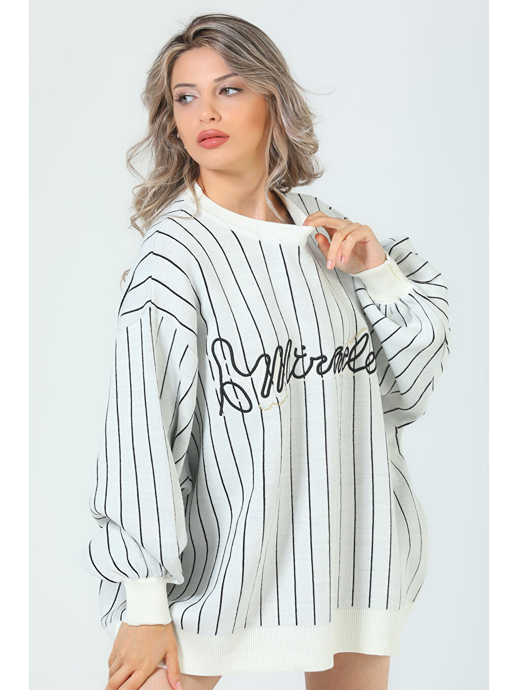 Ekru Kadın Bisiklet Yaka Çizgi Desenli Nakışlı Salaş Triko Kazak-6