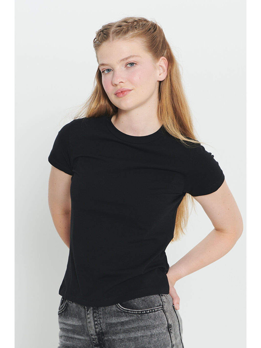 Siyah Slim Fit Dar Kesim Pamuklu Esnek Bisiklet Yaka Tişört-2