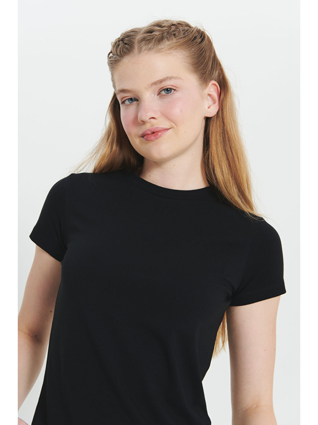 Siyah Slim Fit Dar Kesim Pamuklu Esnek Bisiklet Yaka Tişört-3