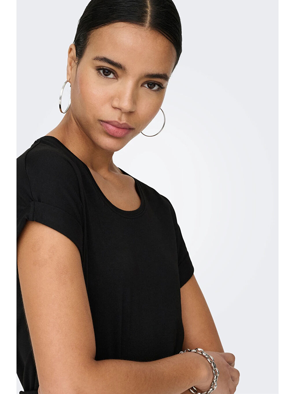 Siyah Regular Fit Bisiklet Yaka Onlmoster Kadın T Shirt 15106662-1