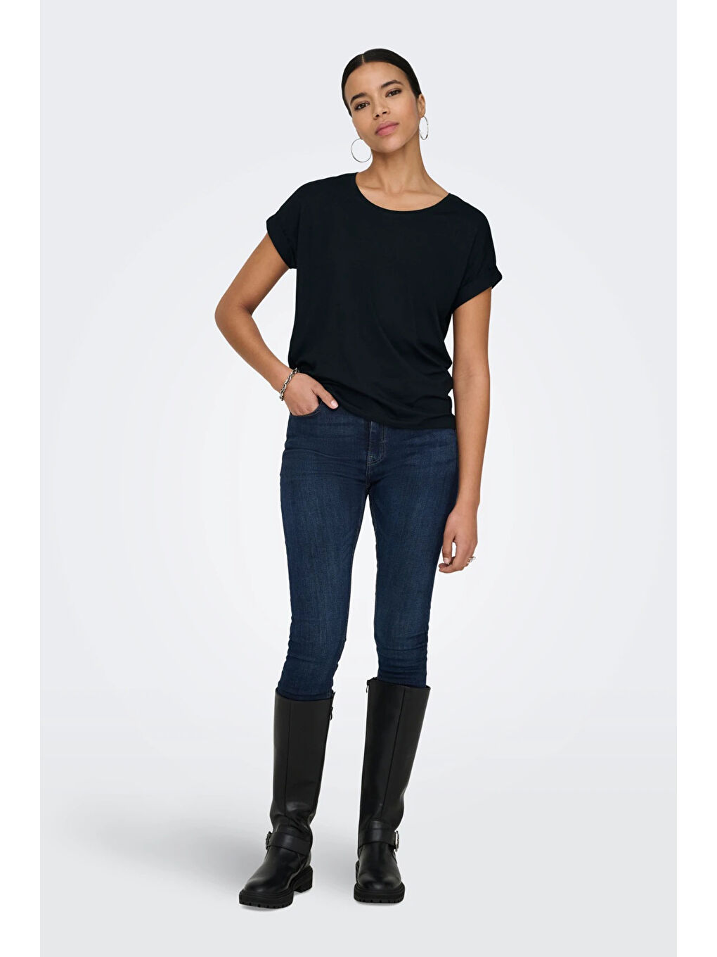 Siyah Regular Fit Bisiklet Yaka Onlmoster Kadın T Shirt 15106662-2