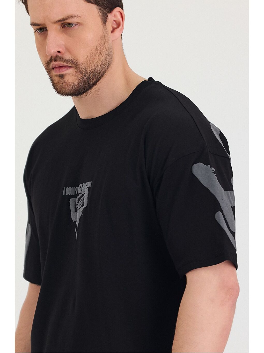 Siyah Bisiklet Yaka Oversize Ön ve Arka Baskılı Salaş Unisex Tişört-1