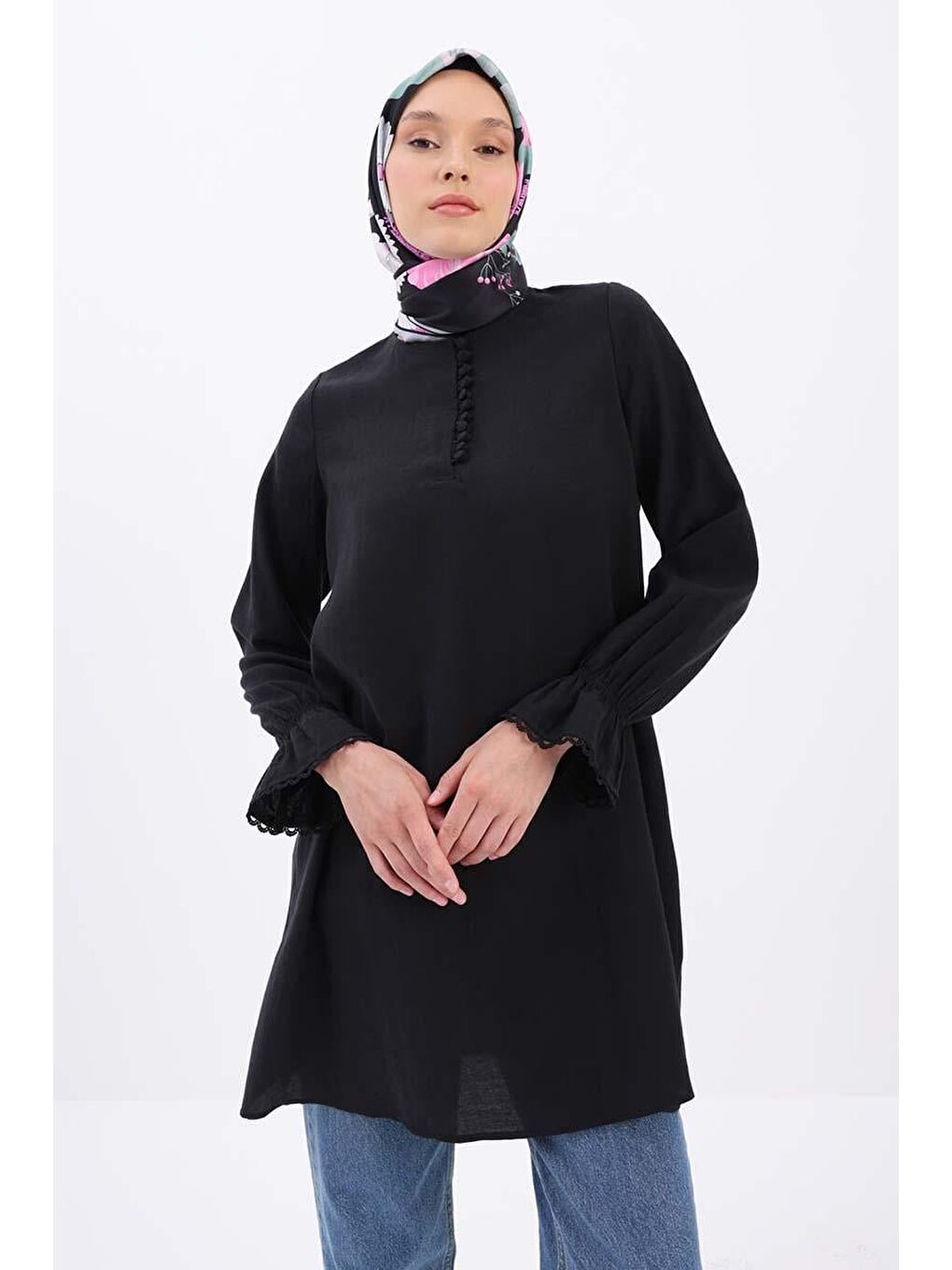 Siyah Fisto Detaylı Düğmeli Tunik