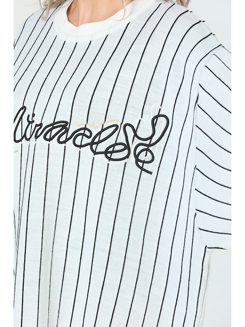 Ekru Kadın Bisiklet Yaka Çizgi Desenli Nakışlı Salaş Triko Kazak-10