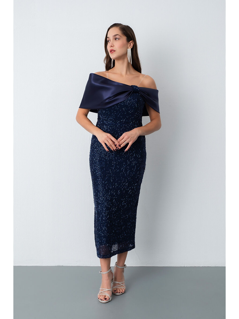 Kadın Lacivert Yaka Detay Boncuklu Midi Söz Nişan Abiye Elbise-1