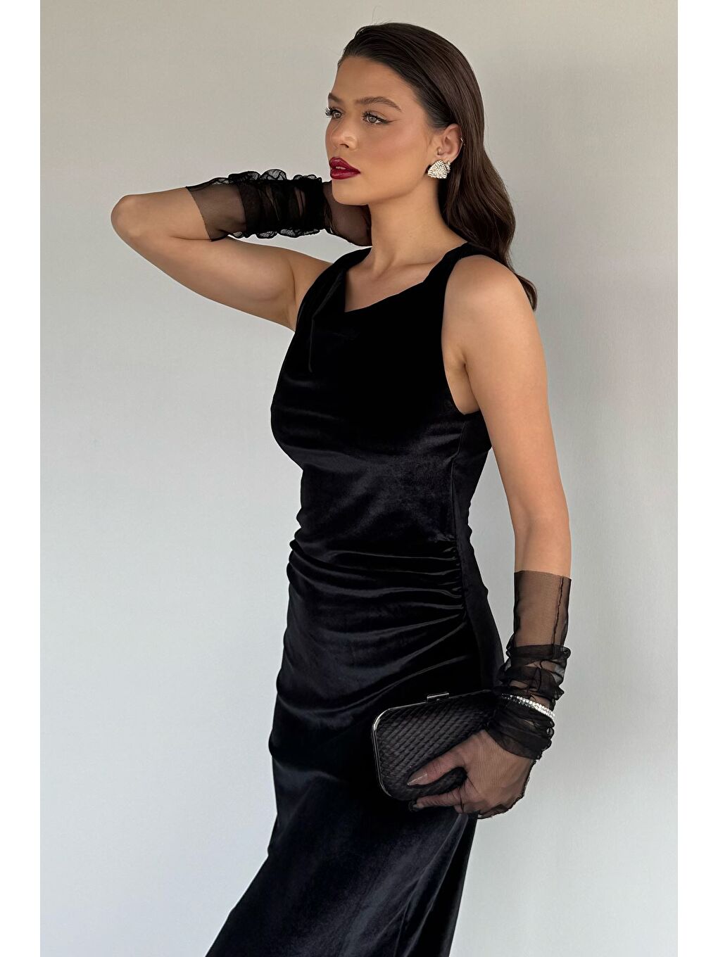 Siyah Kadın Bel Büzgü Detaylı Elastanlı Kadife Elbise