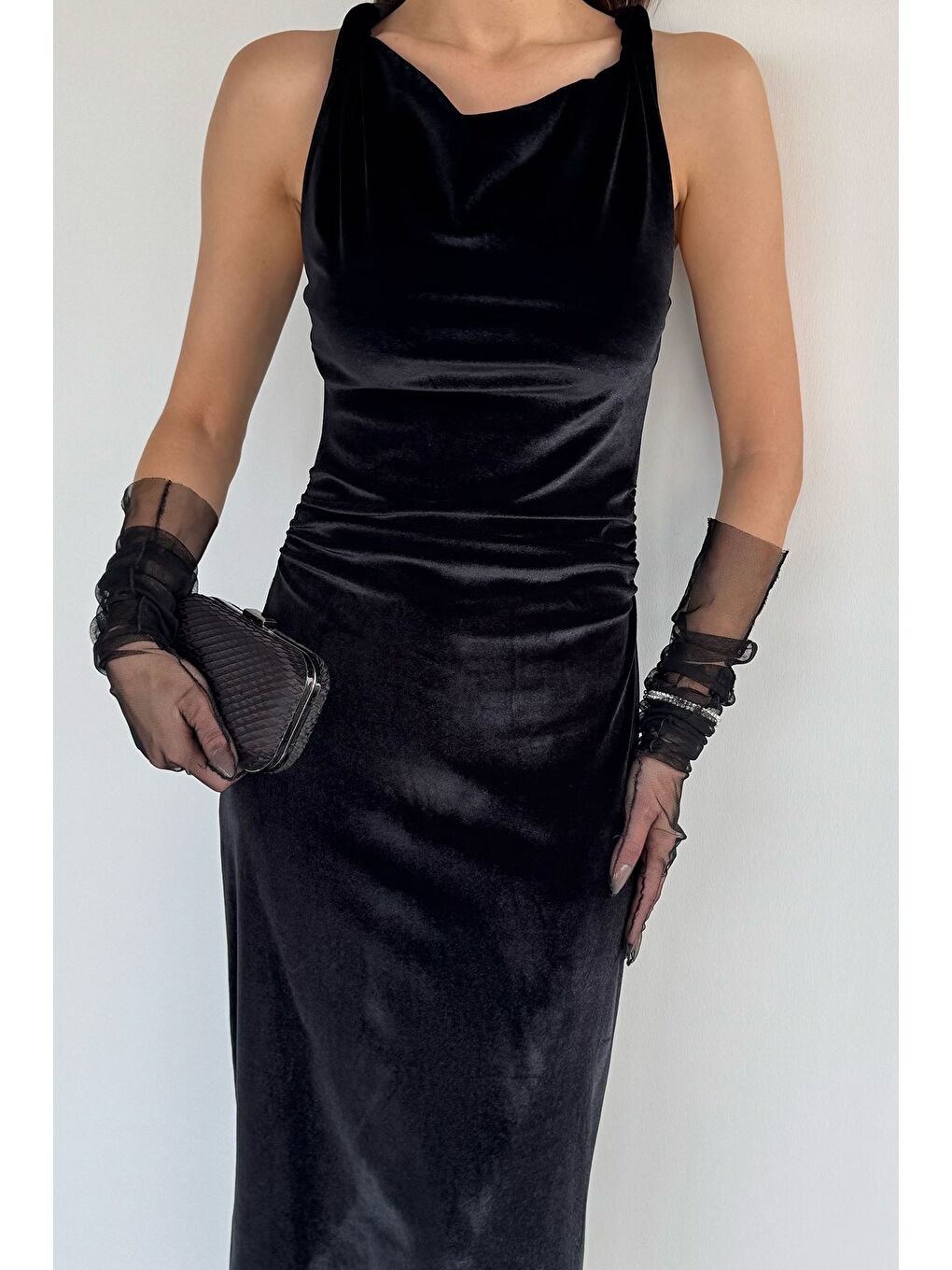 Siyah Kadın Bel Büzgü Detaylı Elastanlı Kadife Elbise-3