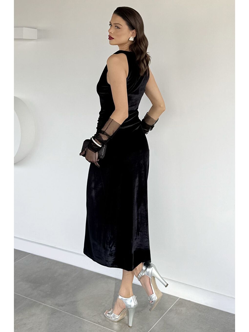 Siyah Kadın Bel Büzgü Detaylı Elastanlı Kadife Elbise-5