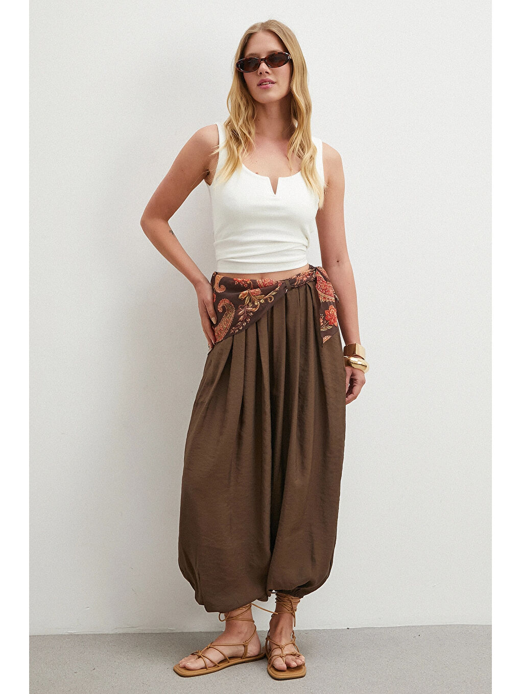 Karışık Fularlı Şalvar Pantolon Kahve-1
