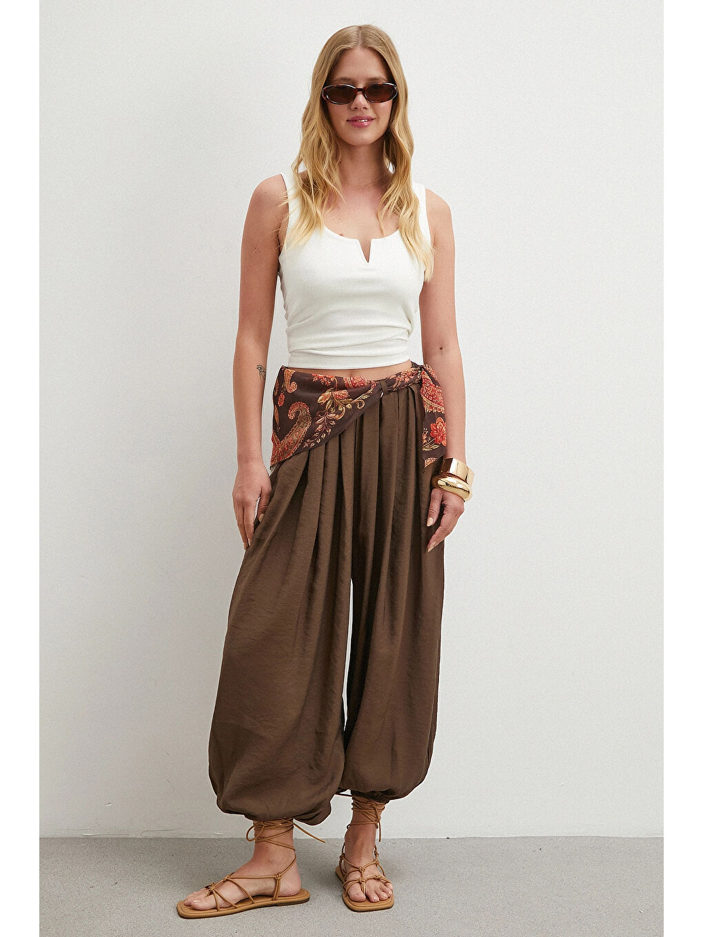 Karışık Fularlı Şalvar Pantolon Kahve-2