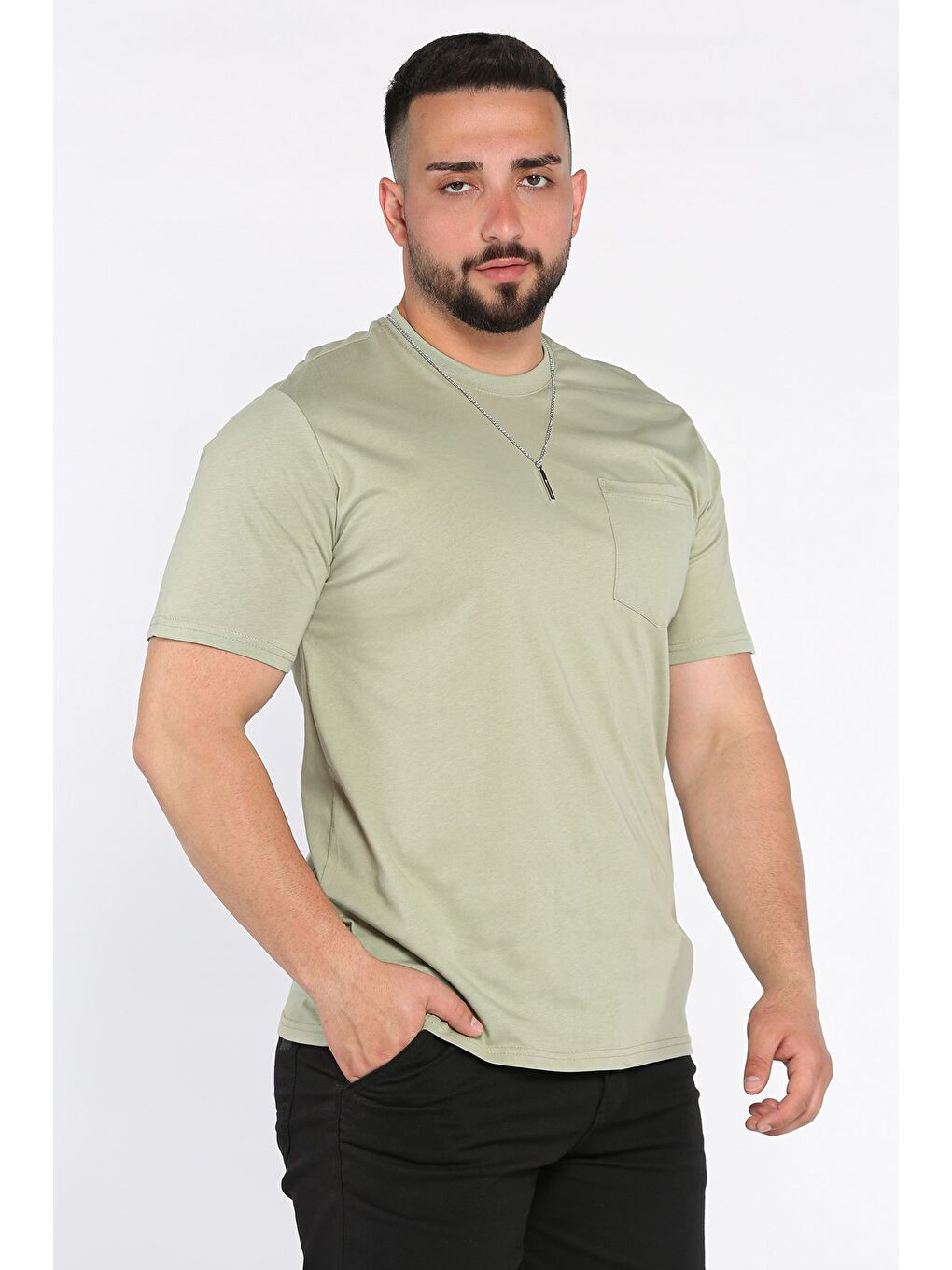 Haki Aksesuarlı Cepli Erkek Tişört