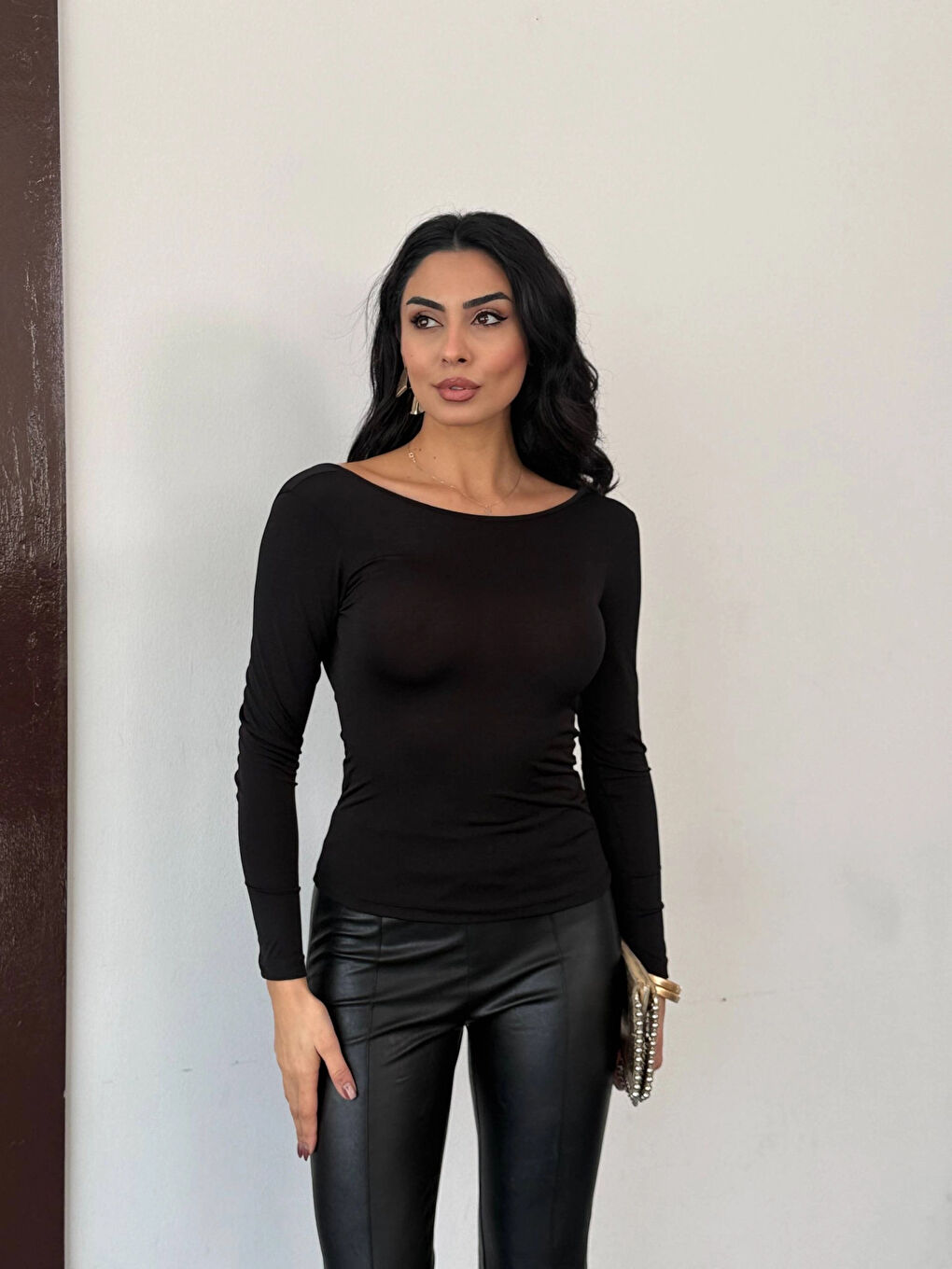 Kadın Siyah Sırtı Açık Fiyonk Bağlamalı Uzun Kol Bluz HZL25W-FRY123661-1