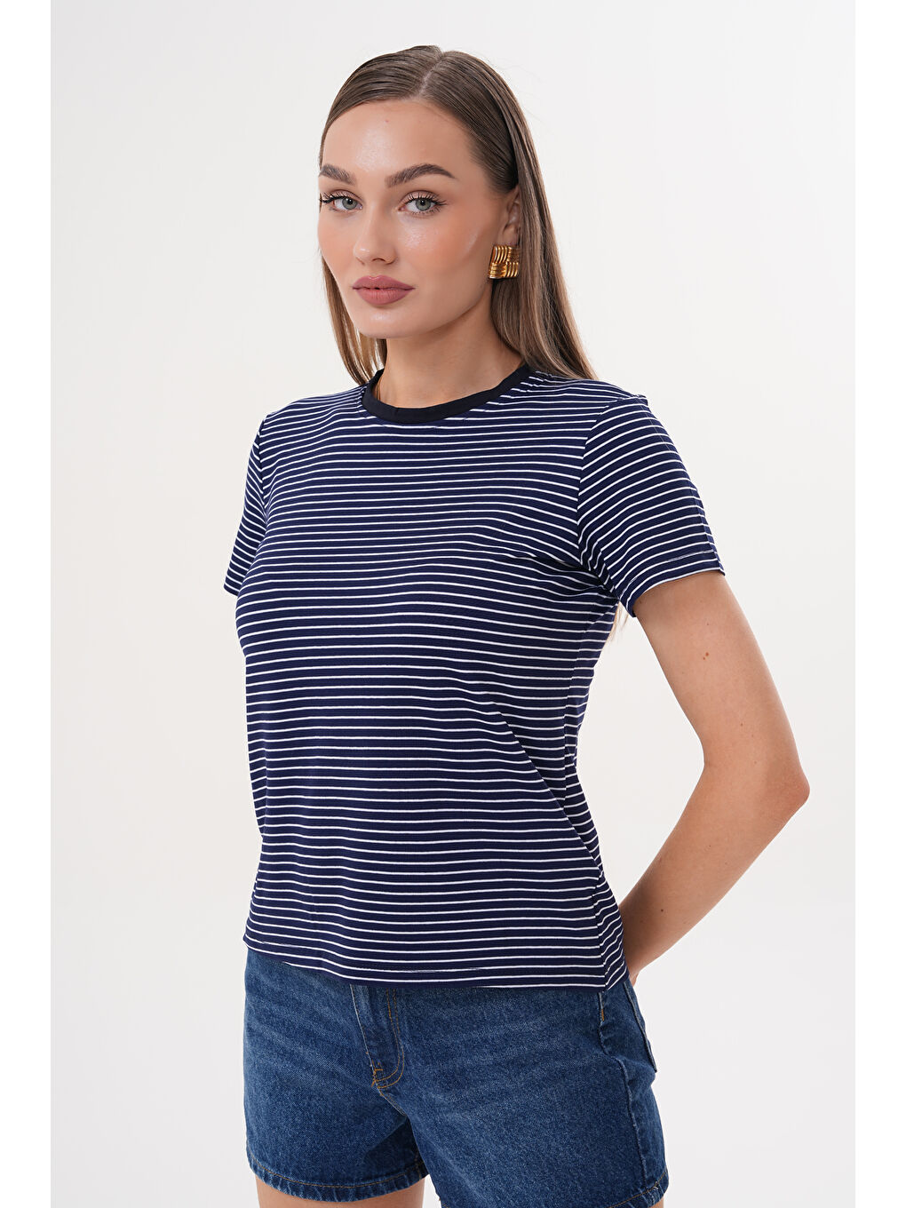 Lacivert Kadın Çizgili T-shirt Bisiklet Yaka Kısa Kollu Tişört ÇİZGİLİ-TİŞÖRT-1