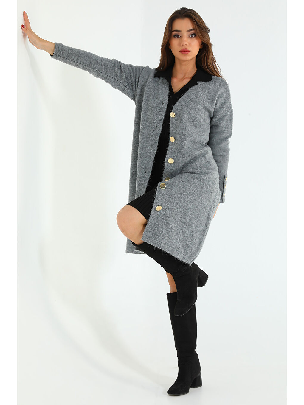 Gri Kadın Ön Düğmeli Salaş Triko Hırka-3