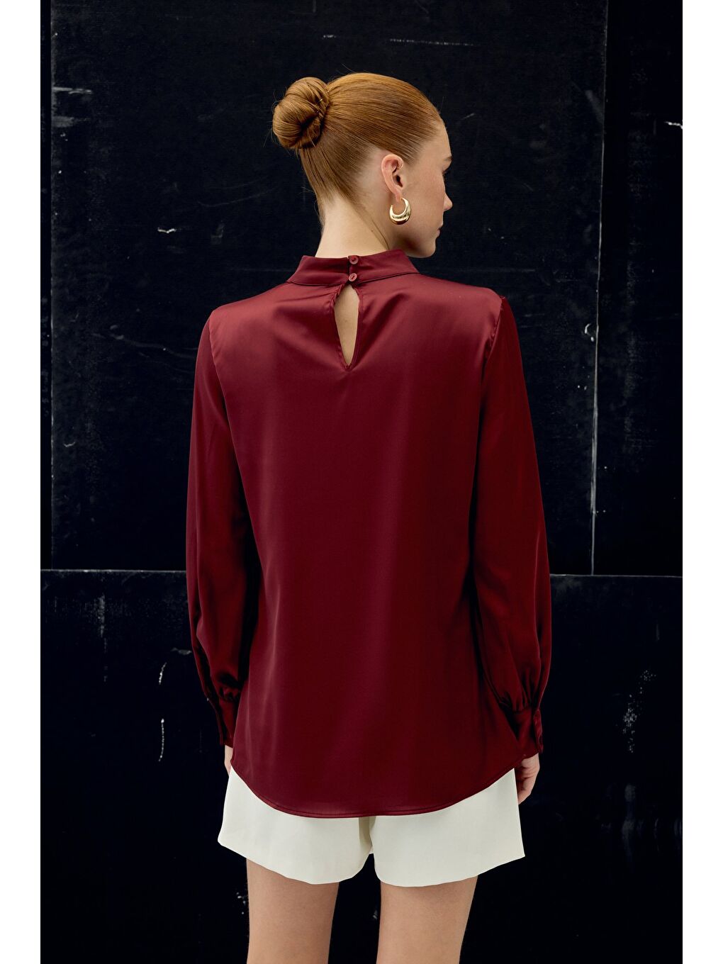 Yaka Detaylı Saten Bluz - Bordo-7