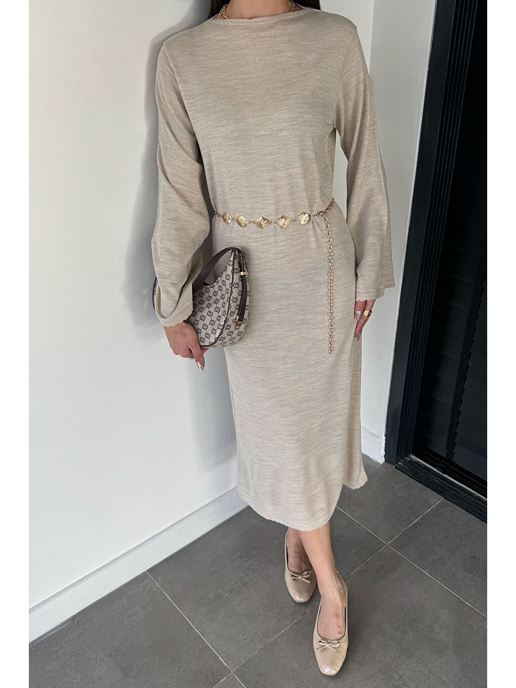 Bej Bisiklet Yaka Metal Kemerli Triko Elbise-1