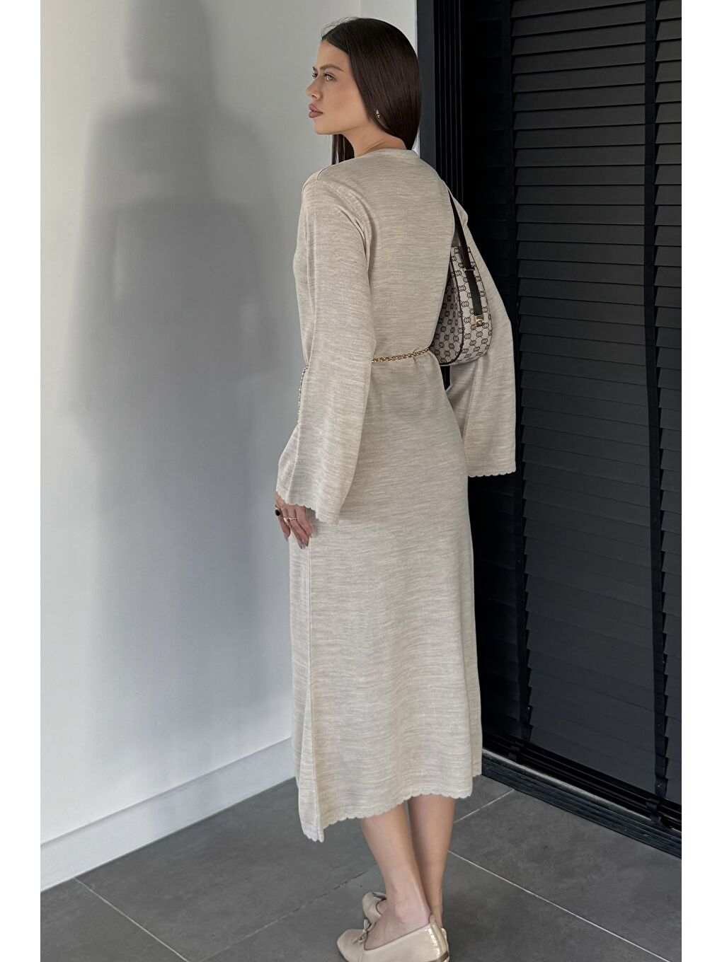 Bej Bisiklet Yaka Metal Kemerli Triko Elbise-4