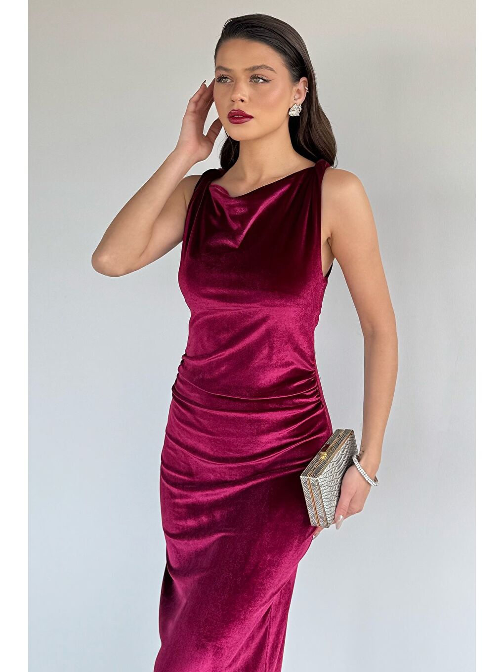 Mürdüm Kadın Bel Büzgü Detaylı Elastanlı Kadife Elbise