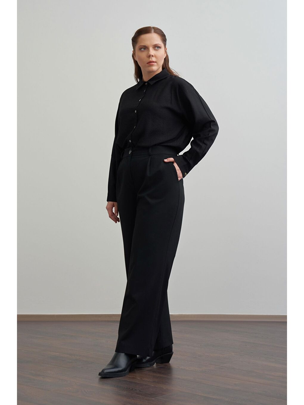 Siyah-Önü Pileli Polyviscon Pantolon-1