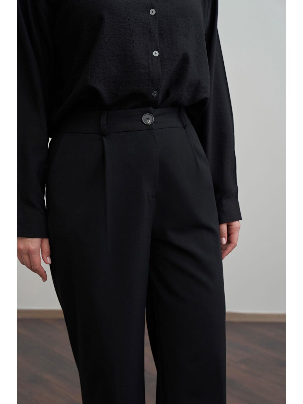 Siyah-Önü Pileli Polyviscon Pantolon-4