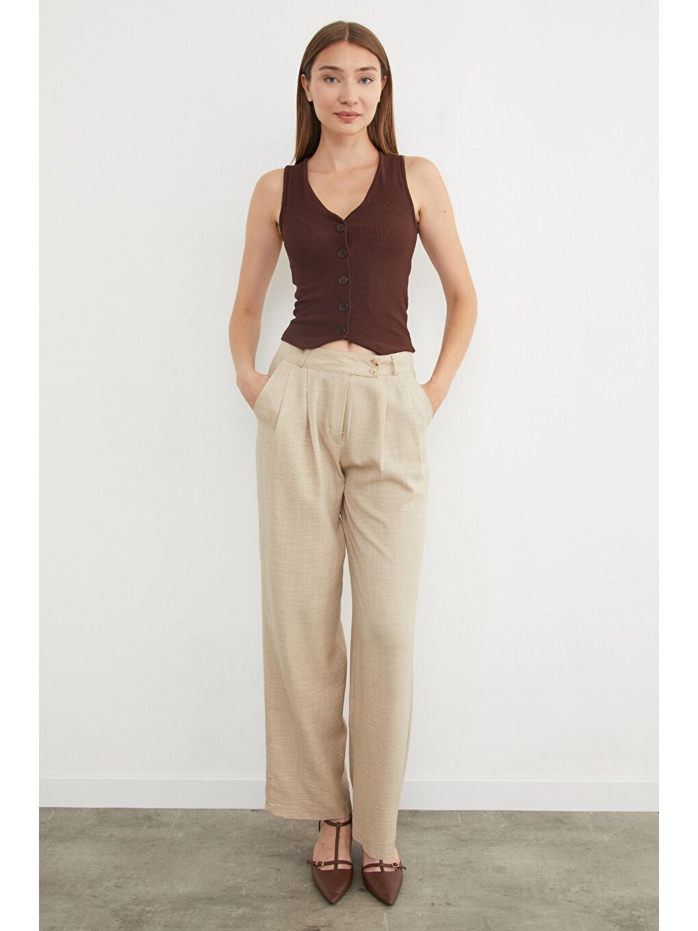 Kahverengi Düğmeli V Yaka Sıfır Kol Yelek-2