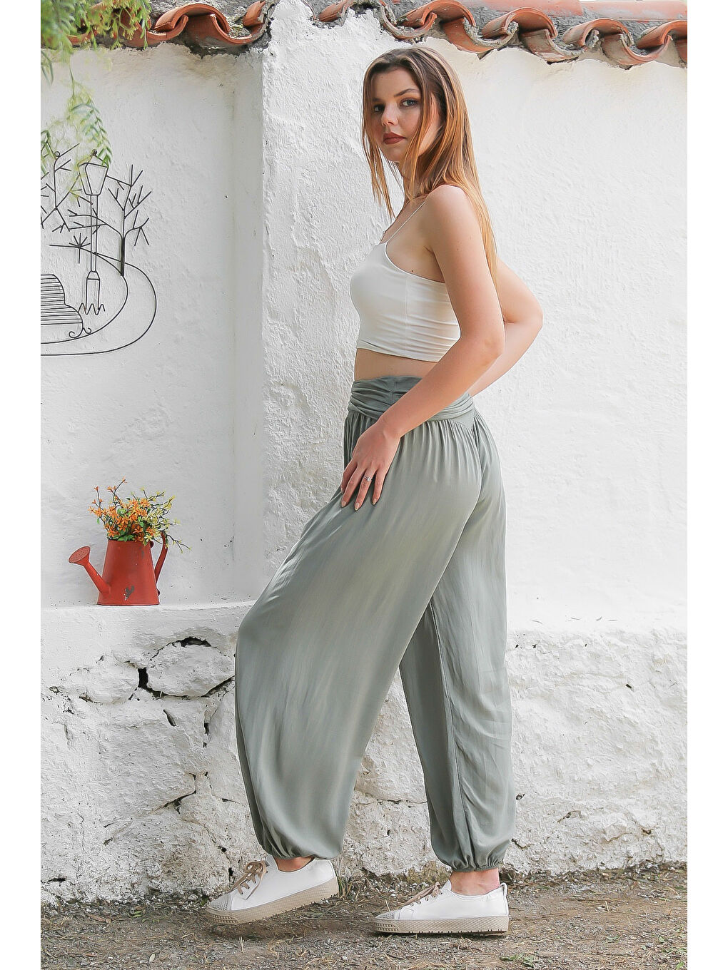 Chiccy İtalyan Haki Dokuma Ekstra Yüksek Bel Lastikli Paça Casual Viskon Pantolon - 5