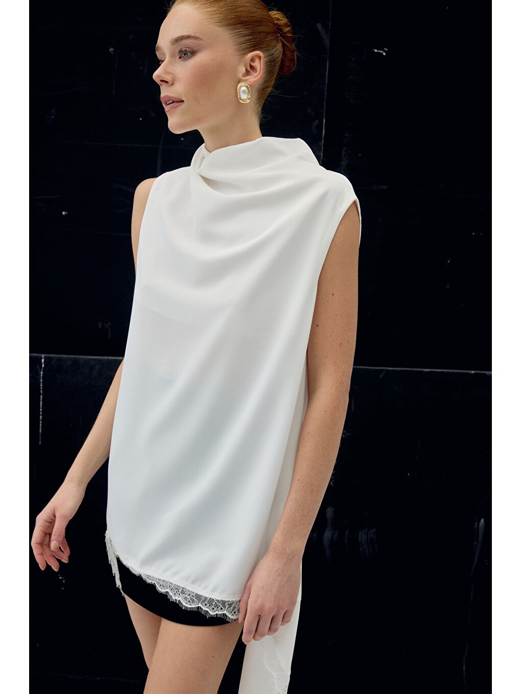 Dantel Detaylı Degaje Yaka Bluz - Ekru-4