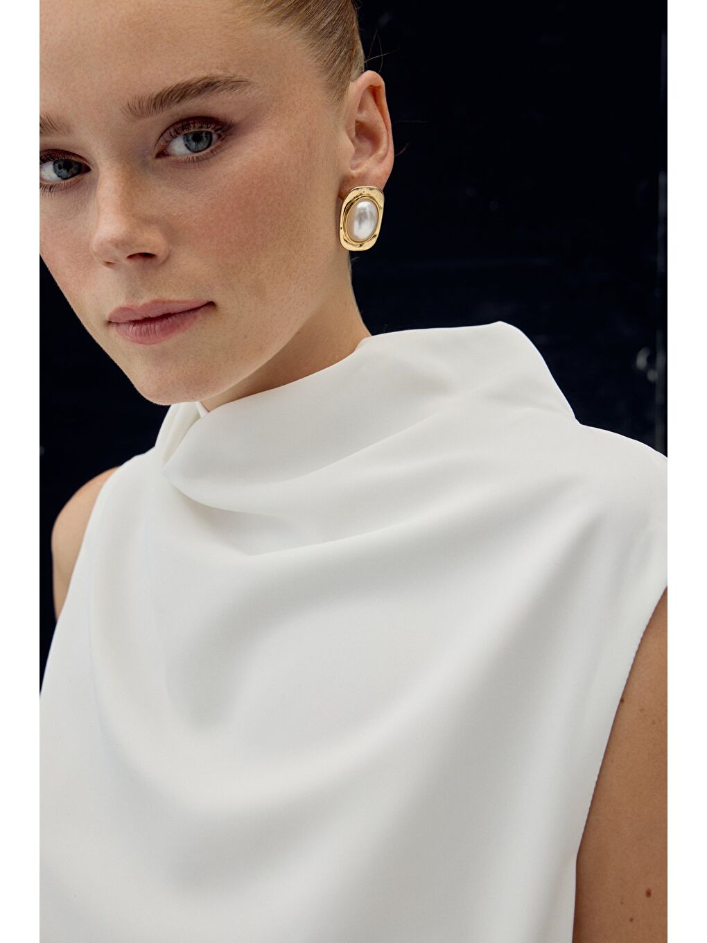 Dantel Detaylı Degaje Yaka Bluz - Ekru-5