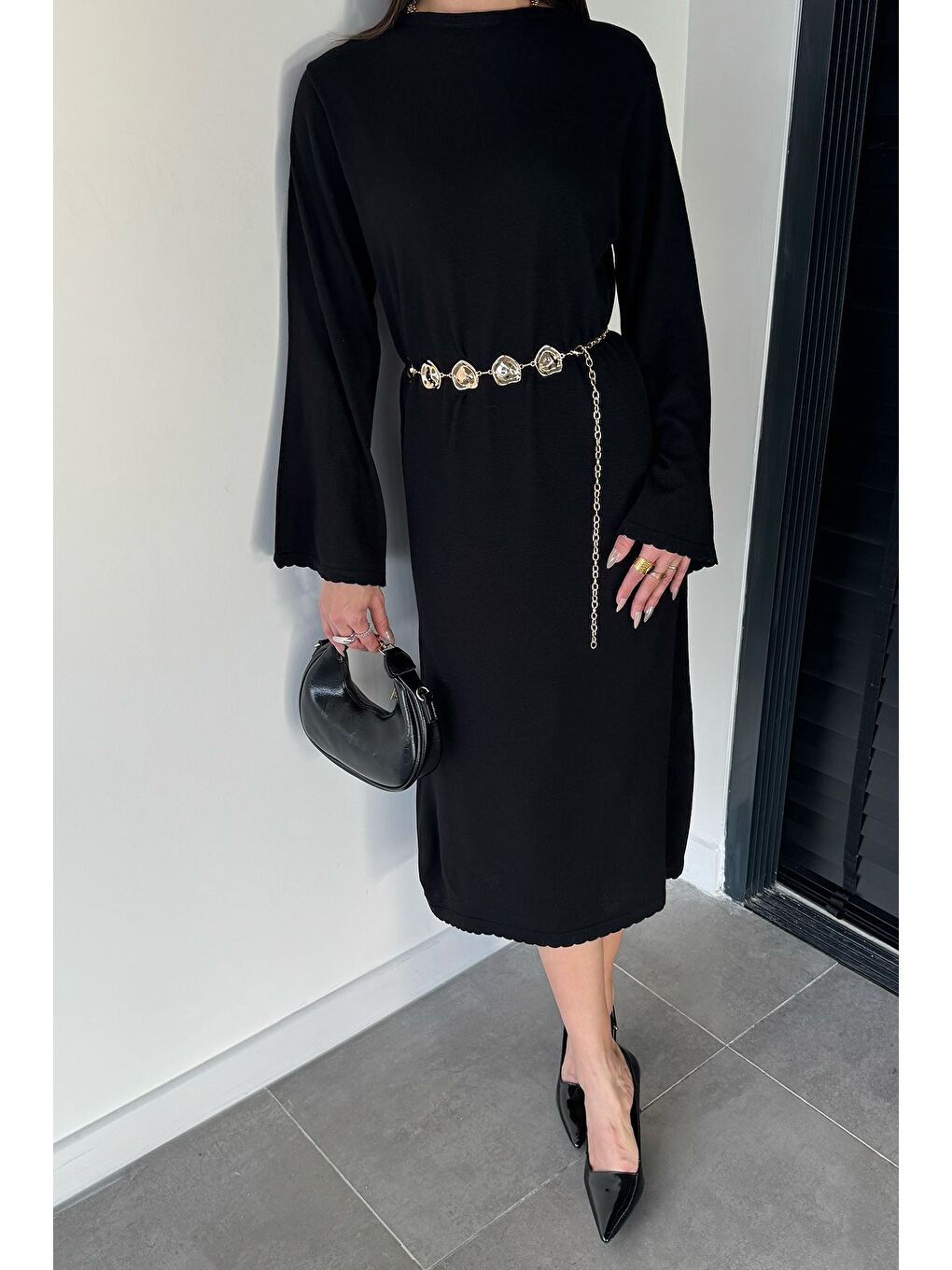 Siyah Bisiklet Yaka Metal Kemerli Triko Elbise-2