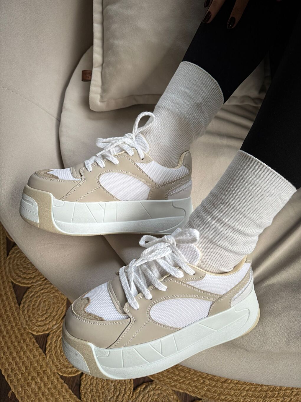 Bej Kadın Rahat Kalıp Ortopedik Günlük Bağcıklı Sneakers Ve Spor Ayakkabı Yüksek Taban 6 Cm