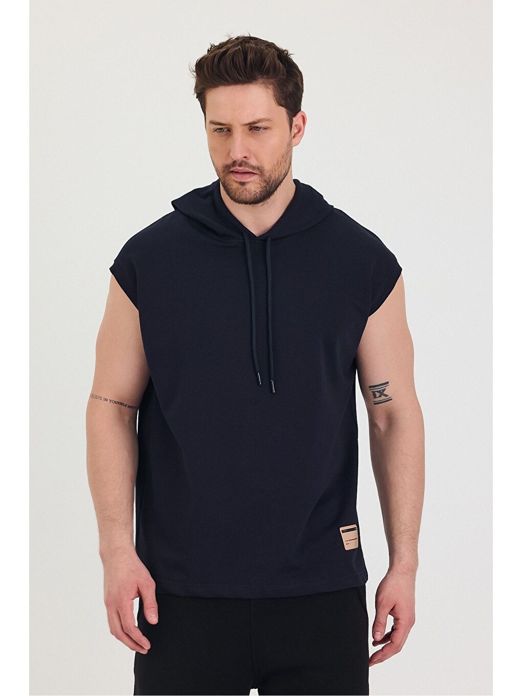 Lacivert Kapüşonlu Sıfır Kol Oversize Salaş Unisex Tişört-1