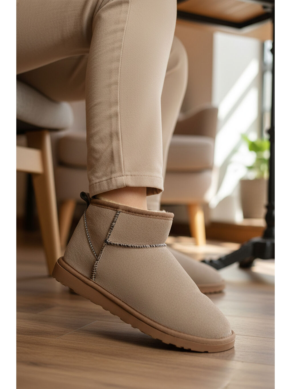 Bej Vizon İçi Kürklü Soğuğa Dirençli Kadın Bot U-19 Z-2