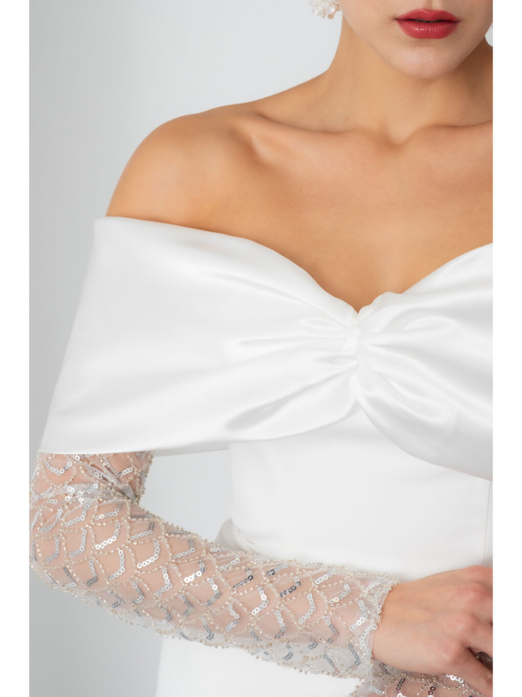 Kadın Beyaz Kol Detaylı Fiyonklu Söz Nişan Nikah Abiye Elbise-4