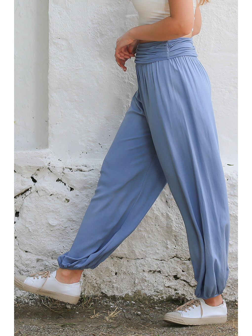 İtalyan Açık Mavi Dokuma Ekstra Yüksek Bel Lastikli Paça Casual Viskon Pantolon-4