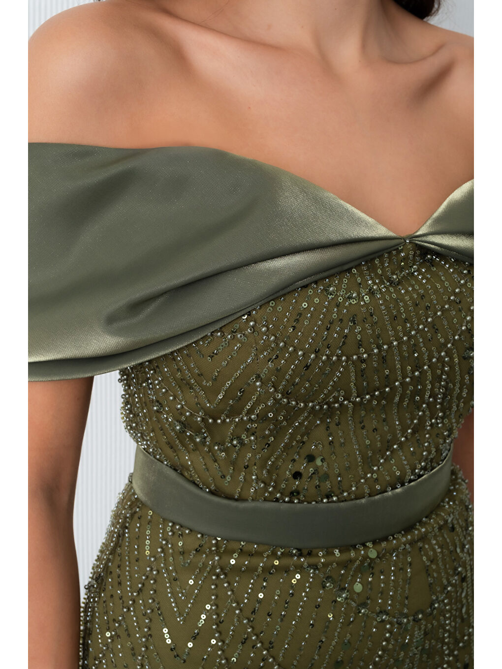 Kadın Haki Kayık Yaka Midi Boncuklu Abiye Elbise-4