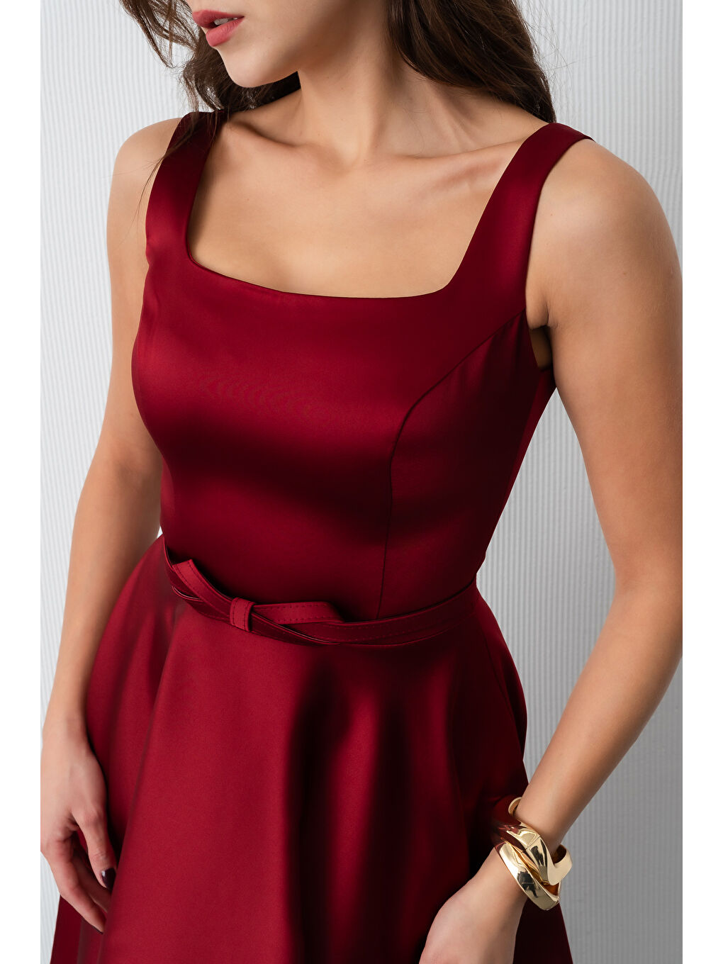 Kadın Bordo Kare Yaka Kemerli Midi Söz Nişan Elbisesi-3