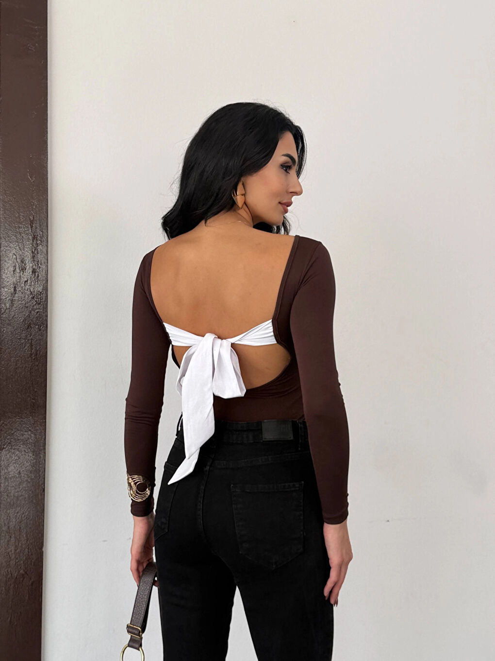 Kadın Kahverengi Sırtı Açık Fiyonk Bağlamalı Uzun Kol Bluz HZL25W-FRY123661