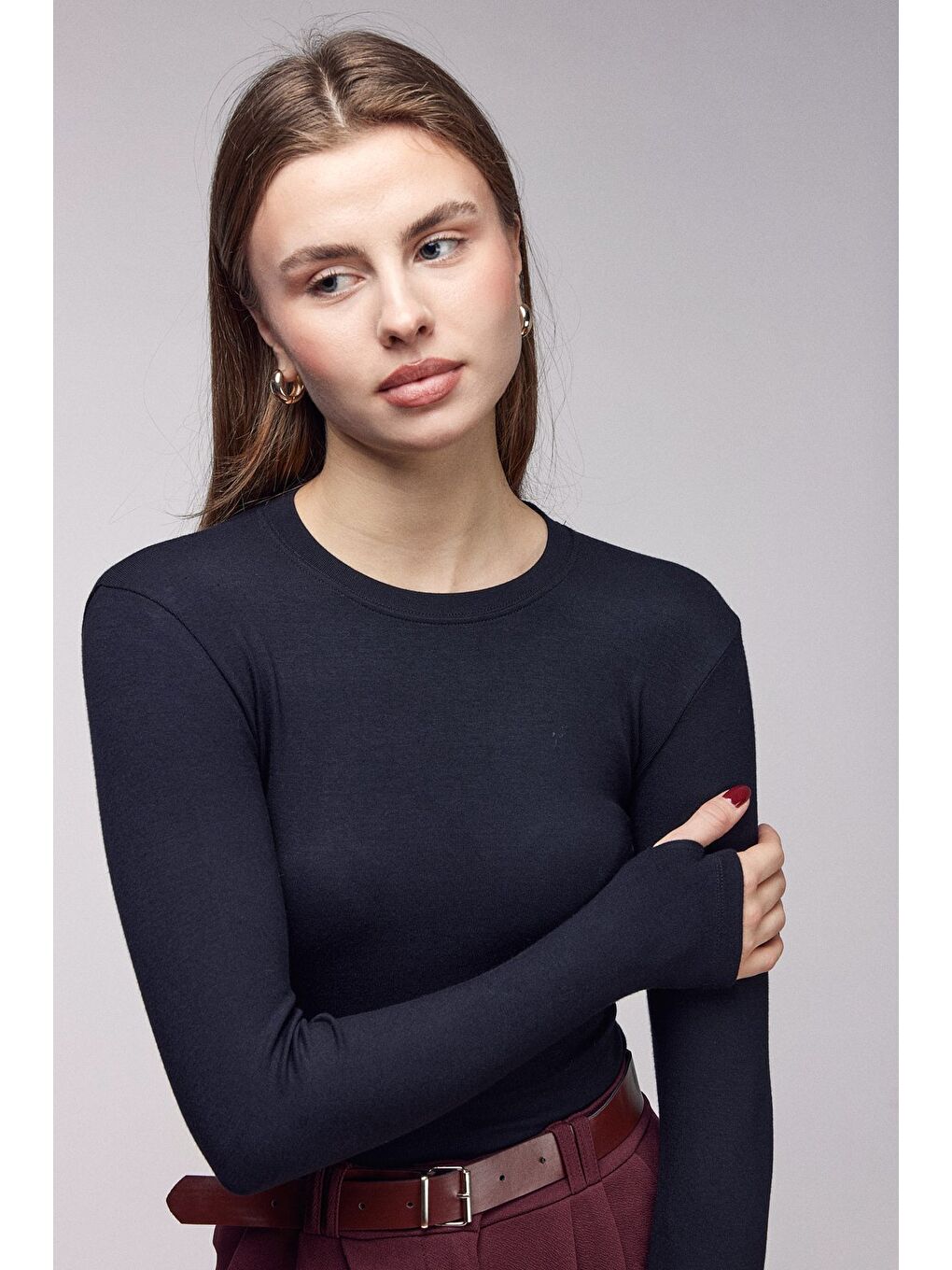 Siyah Kadın Bisiklet Yaka Parmak Geçmeli Uzun Kollu Body/Bluz