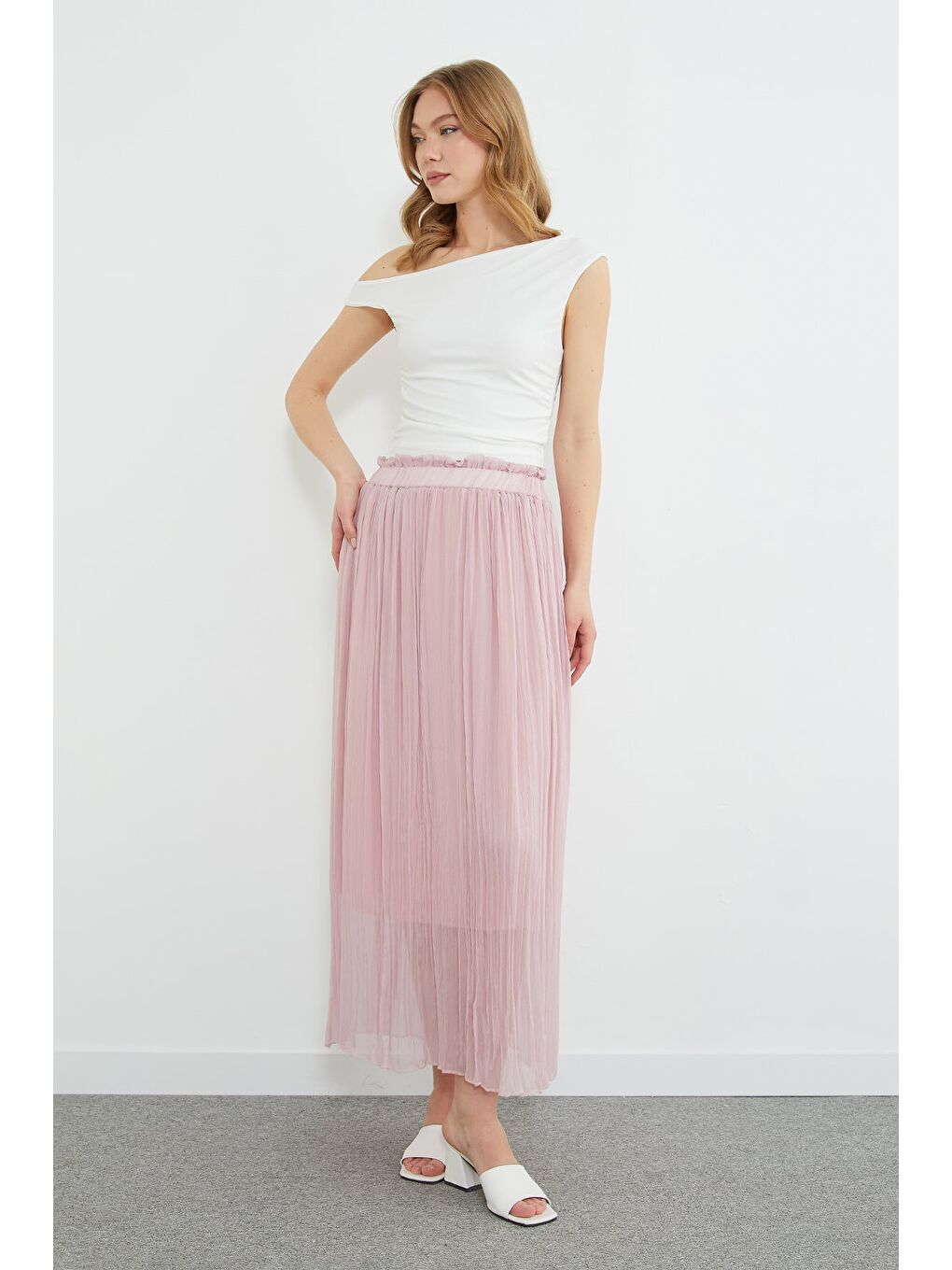Pembe Beli Lastikli Pileli Uzun Şifon Etek