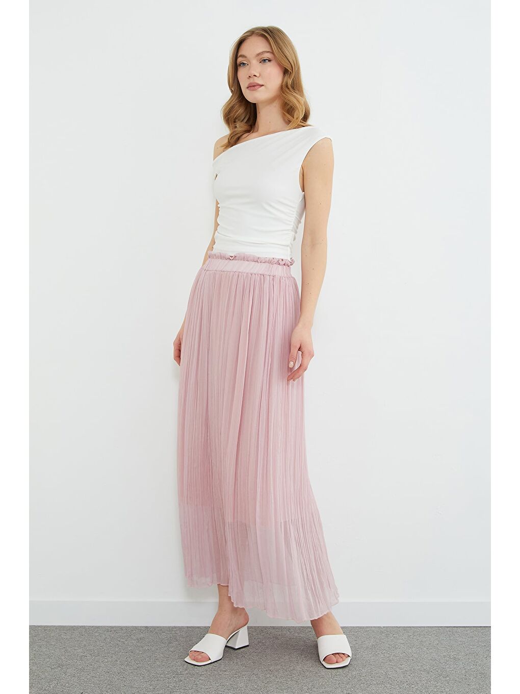 Pembe Beli Lastikli Pileli Uzun Şifon Etek-1